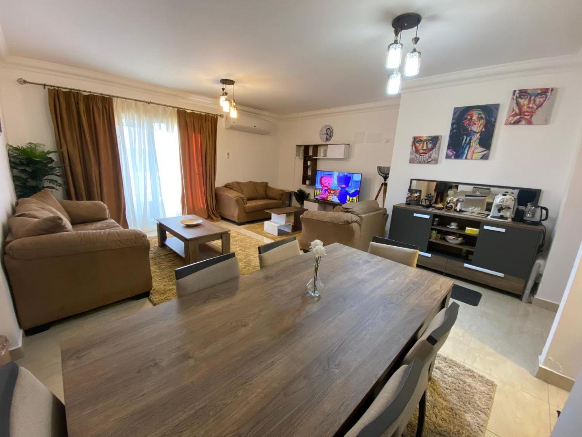 Madinaty Well-Furnished 3- Bedroom Apartment - شقة فندقيه للايجار مدينتي Madinat ash Shuruq Dış mekan fotoğraf